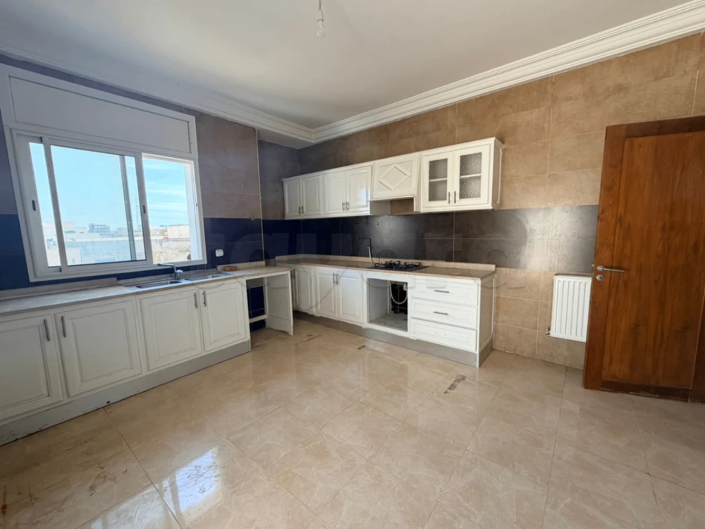 À louer – étage de villa S+3 près de Mongi Slim & La Closerie à La Marsa, Tunis — photo 4