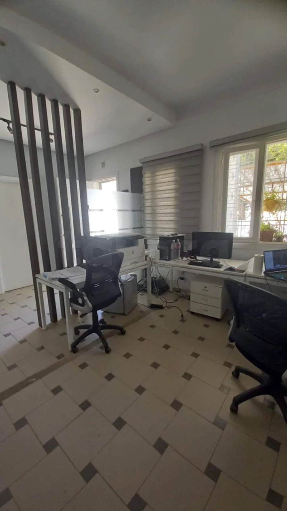 AL Bureau rdc villa Menzeh4 très bon emplacement 1200dt à Tunis, Tunis — photo 1