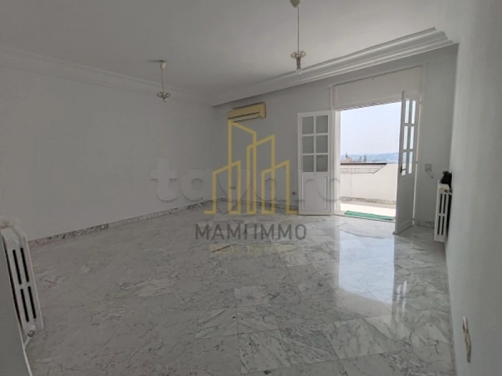 A louer un appartement S+3 | Ennasr 1 à Tunis, Tunis — photo 1