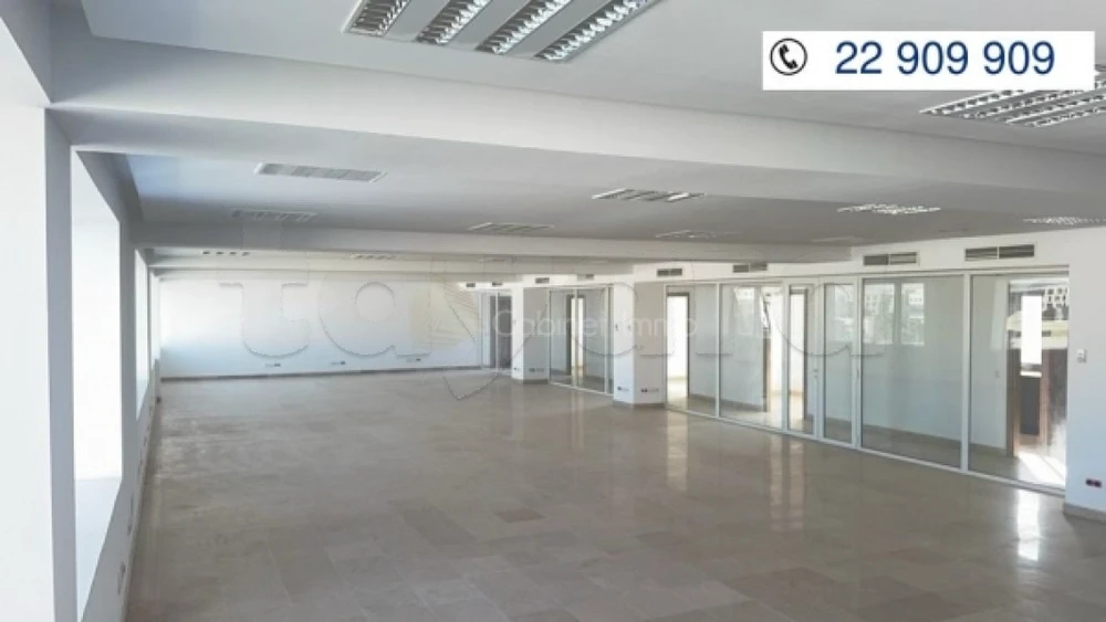 Location Showrooms à l'entrée de la Z.I Chotrana à La Soukra, Ariana — photo 1