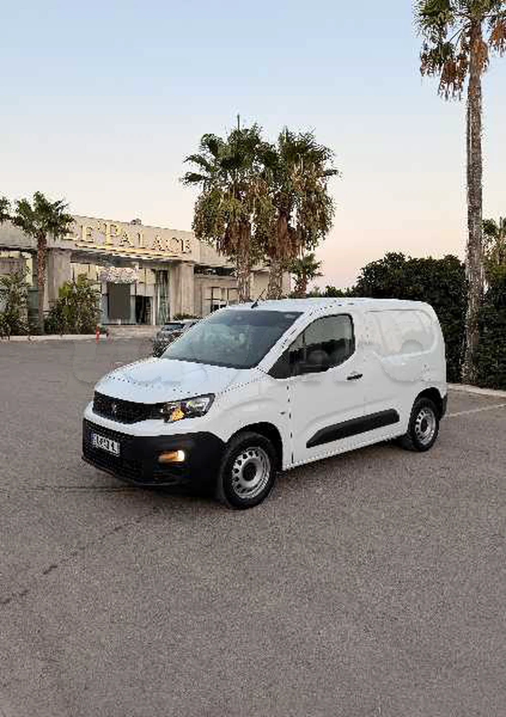 Peugeot Partner k9 à Akouda, Sousse — photo 1