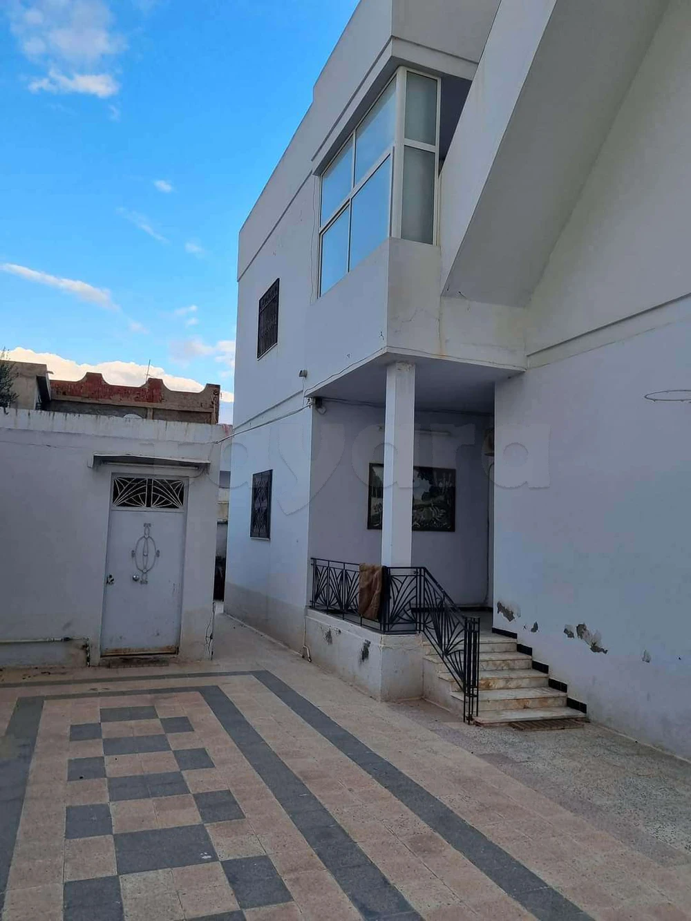 A vendre une villa avec deux étages route Mahdia KM 5 à Route Mehdia, Sfax — photo 2