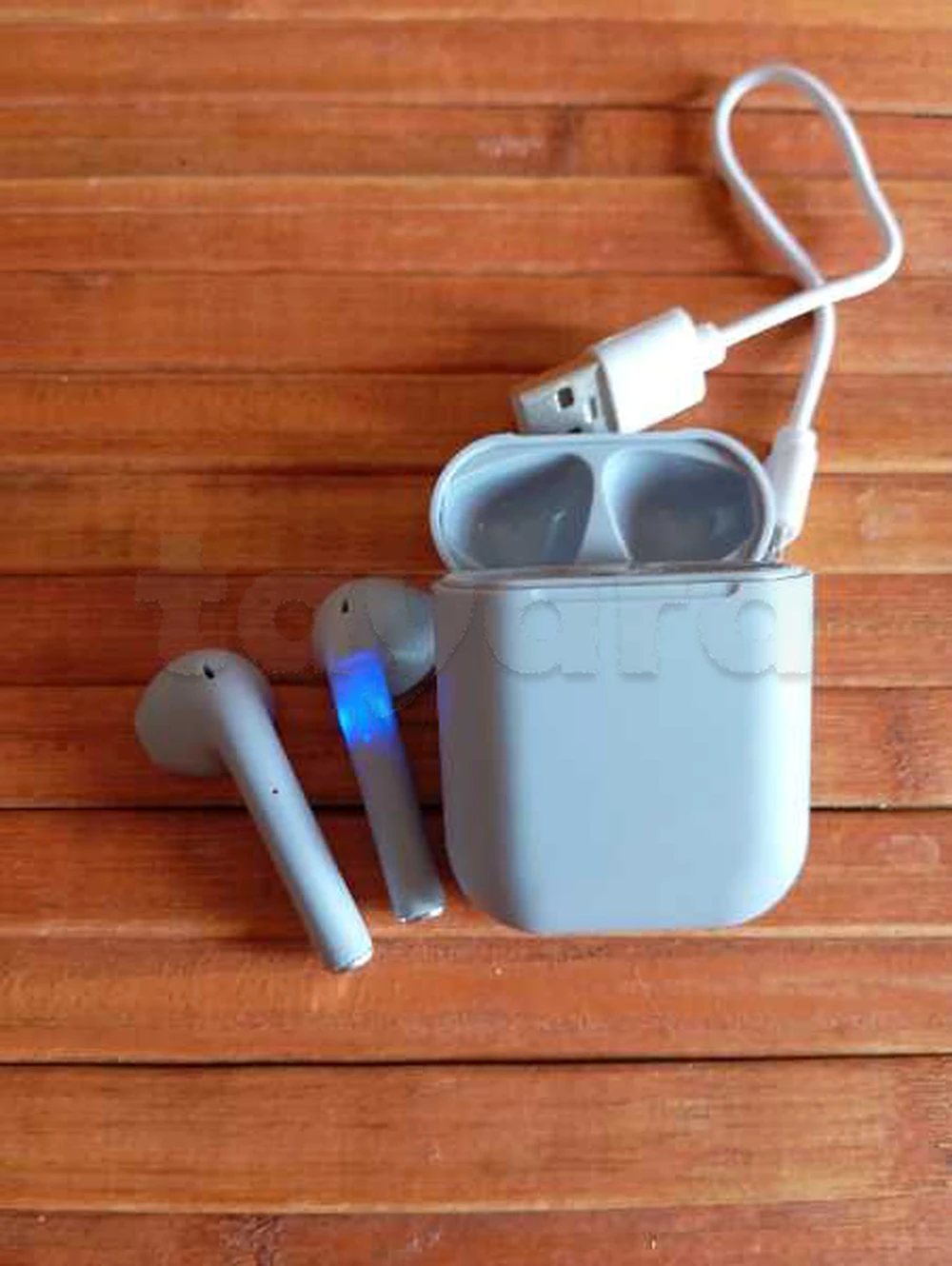 Airpods Bluetooth en bonne état à Tunis, Tunis — photo 3