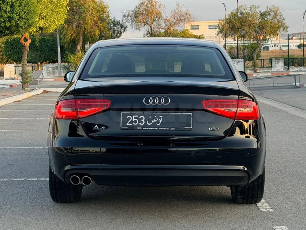 Audi A4 98000km neuve à Lac 1, Tunis — photo 4