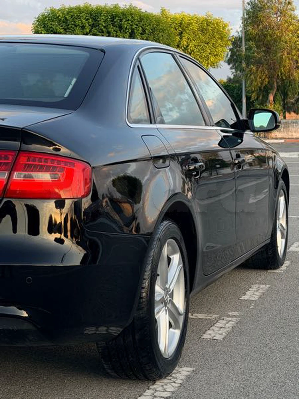 Audi A4 98000km neuve à Lac 1, Tunis — photo 5