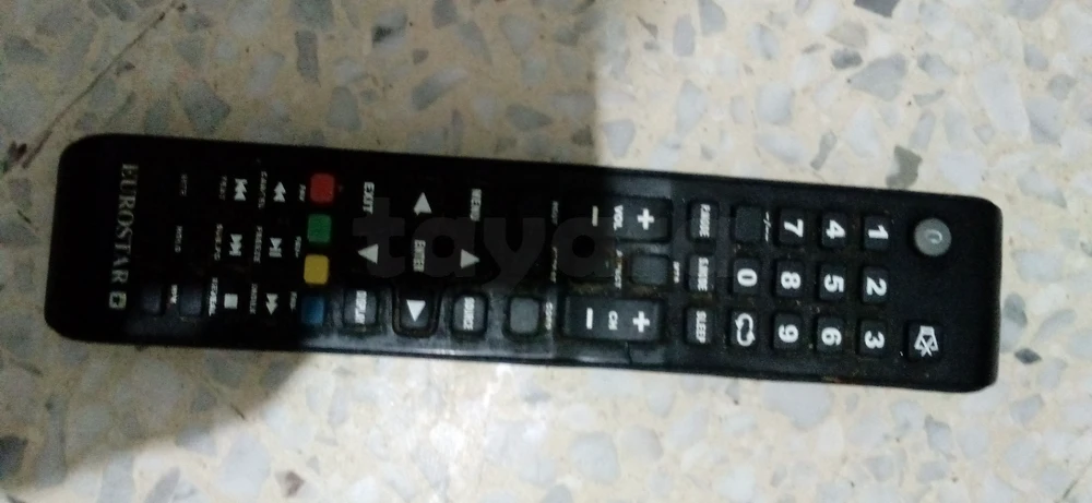 COMANDE TV EUROSTAR marche bn etat tel: 55043665 à Tunis, Tunis — photo 1