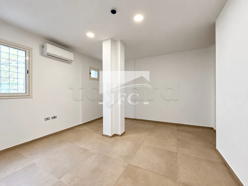 Immeuble R+1 -331m²-Jeanne d'Arc-IFCM239 à Cité El Khadra, Tunis — photo 1