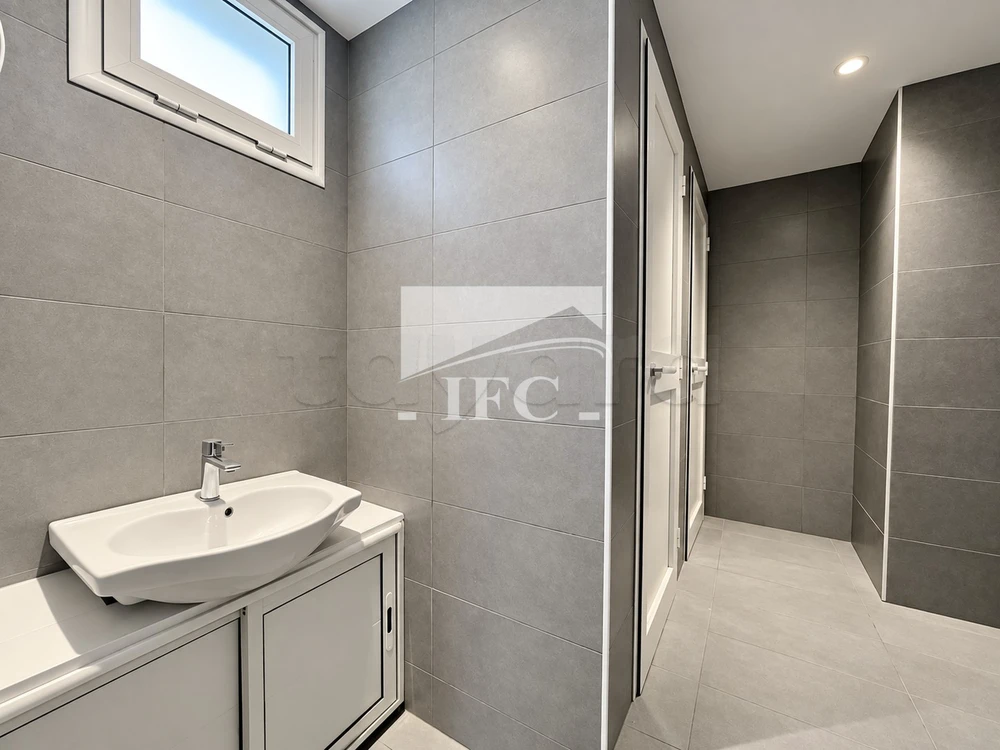 Immeuble R+1 -331m²-Jeanne d'Arc-IFCM239 à Cité El Khadra, Tunis — photo 3