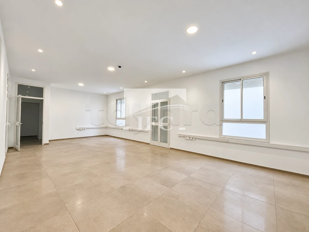 Immeuble R+1 -331m²-Jeanne d'Arc-IFCM239 à Cité El Khadra, Tunis — photo 5