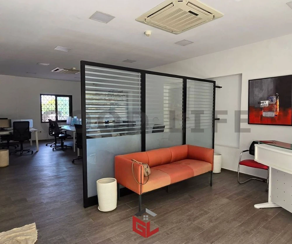 À louer – Bureau aménagé et meublé au Lac 1 à Tunis, Tunis — photo 1