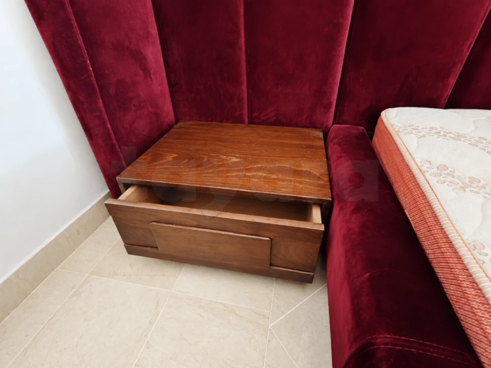 Coiffeuse avec grand miroir + 2 tables de chevet – Très bon état à El Menzah 8, Ariana — photo 3