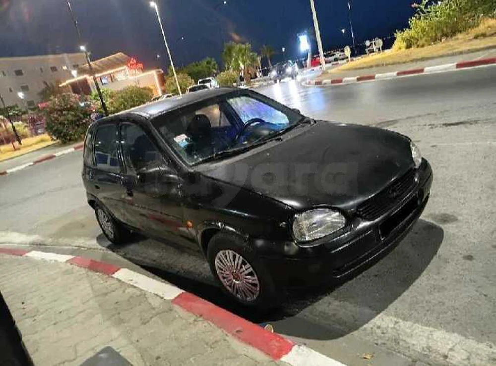 opel Corsa à L Aouina, Tunis — photo 2