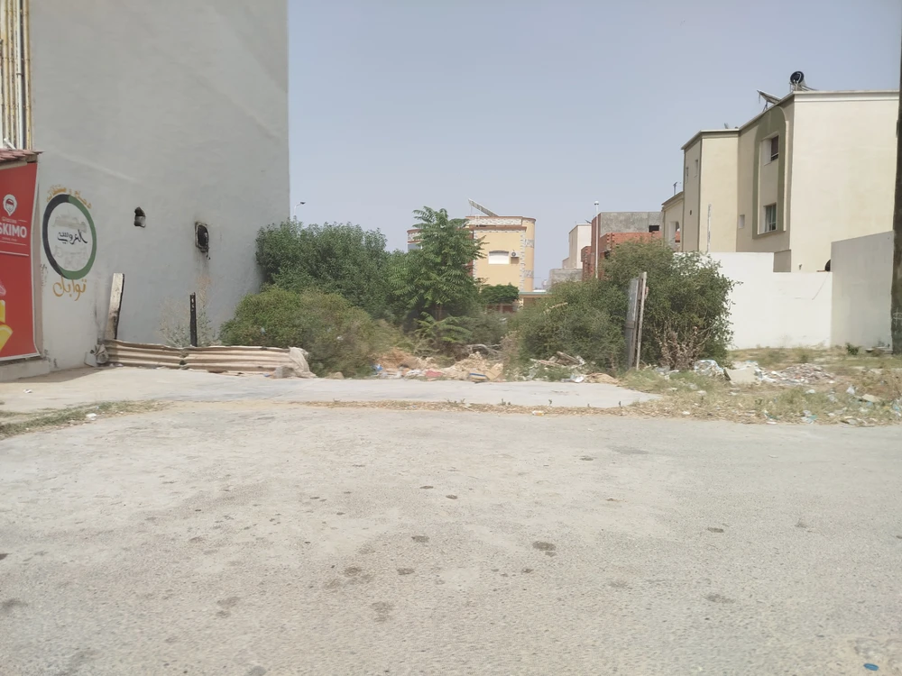 À VENDRE – EXCELLENT TERRAIN COMMERCIAL R+3 – ROUTE HÔTEL SOLIMAR - Borj Cedria à Borj Cedria, Ben Arous — photo 2