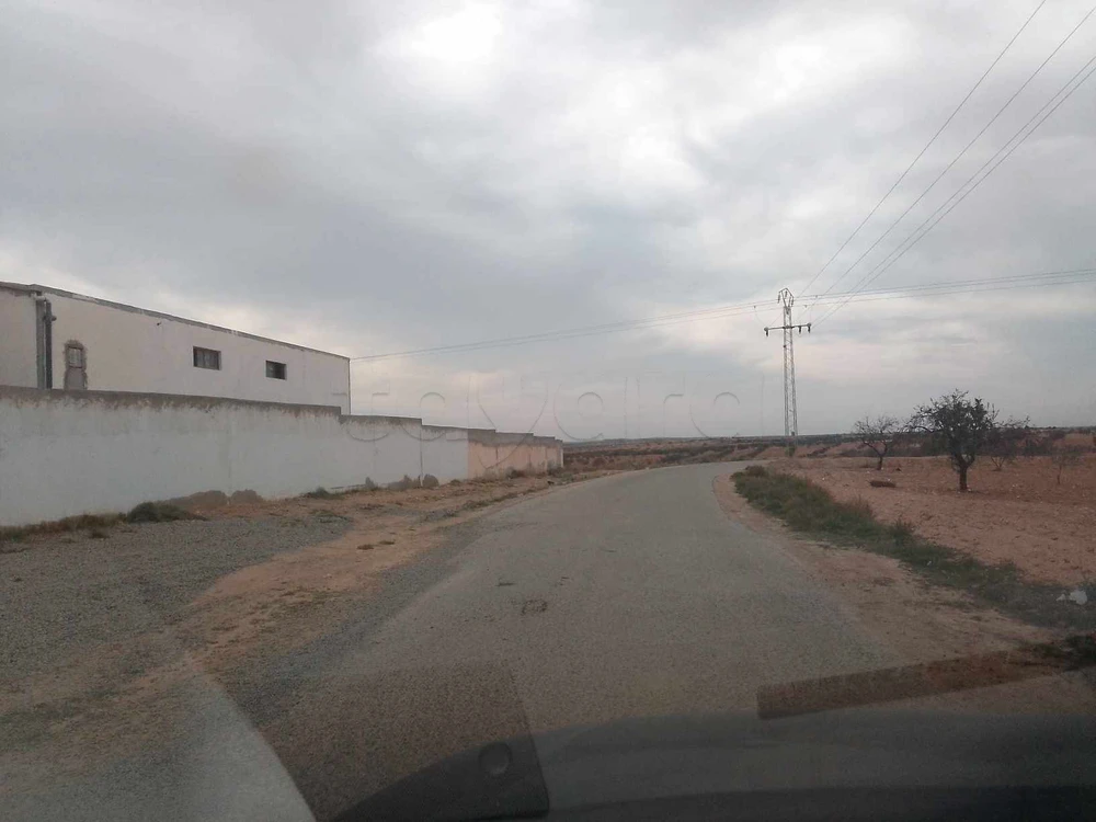 terrain constructible première position pour dépôt a sfax à Sfax, Sfax — photo 1