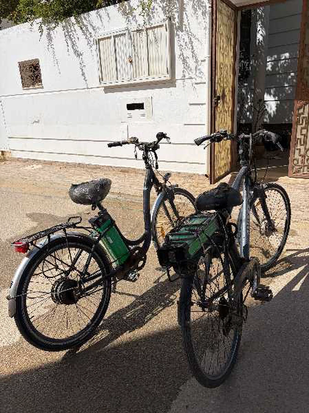 Deux bicyclette électrique fonctionnelle +chargeur +batterie à Monastir, Monastir — photo 1