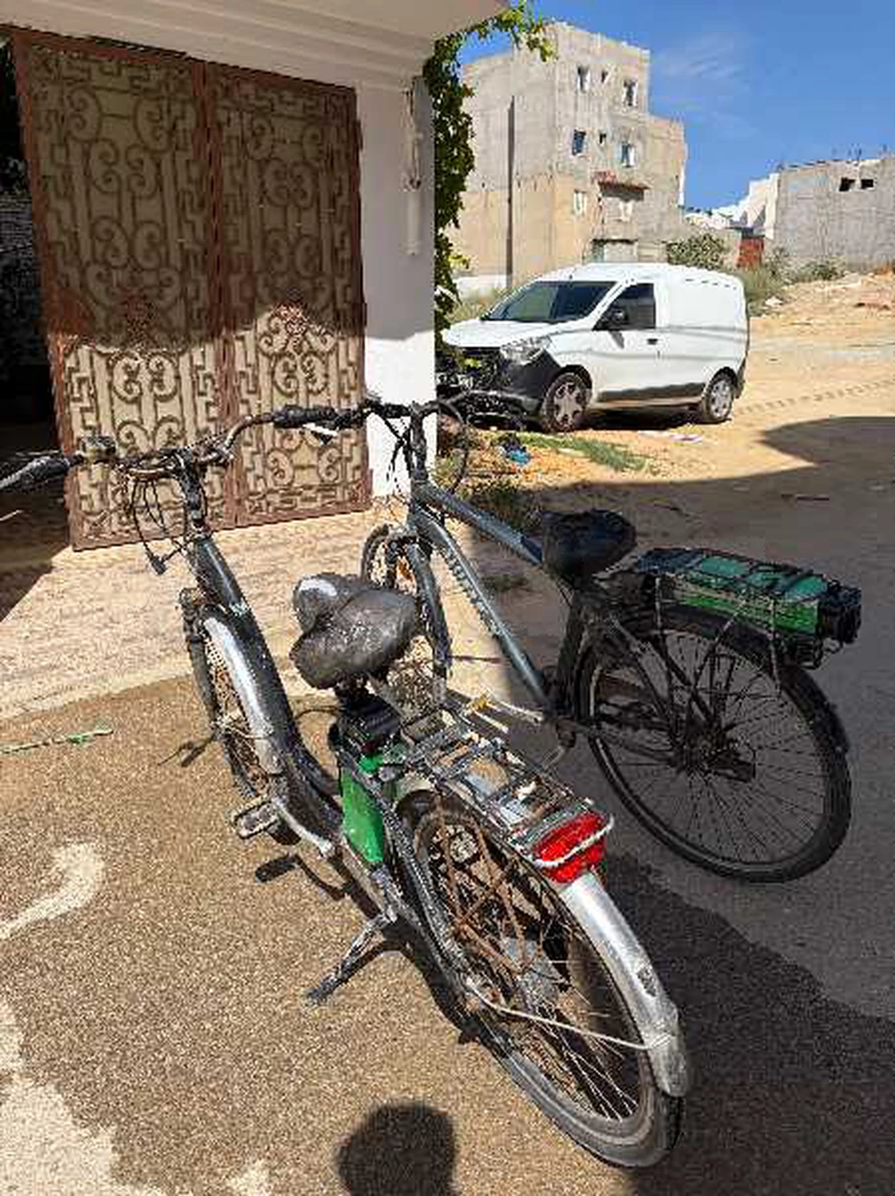 Deux bicyclette électrique fonctionnelle +chargeur +batterie à Monastir, Monastir — photo 5