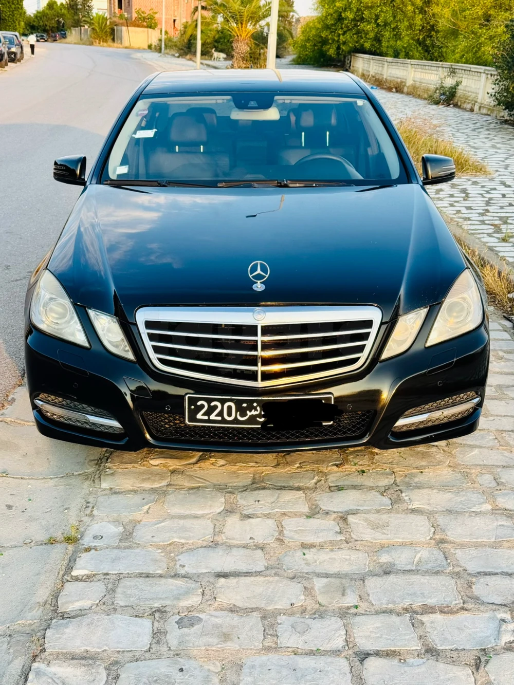 vendre mercedes e 200 cdi ttes options etat comme neuf modele 2012 à Tunis Belvedere, Tunis — photo 1