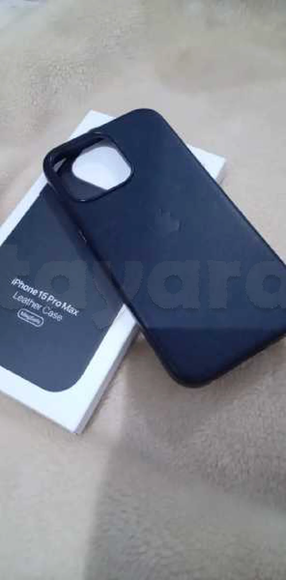 cage I phone 15 pro max / 16 pro presque neuf à Sfax, Sfax — photo 1