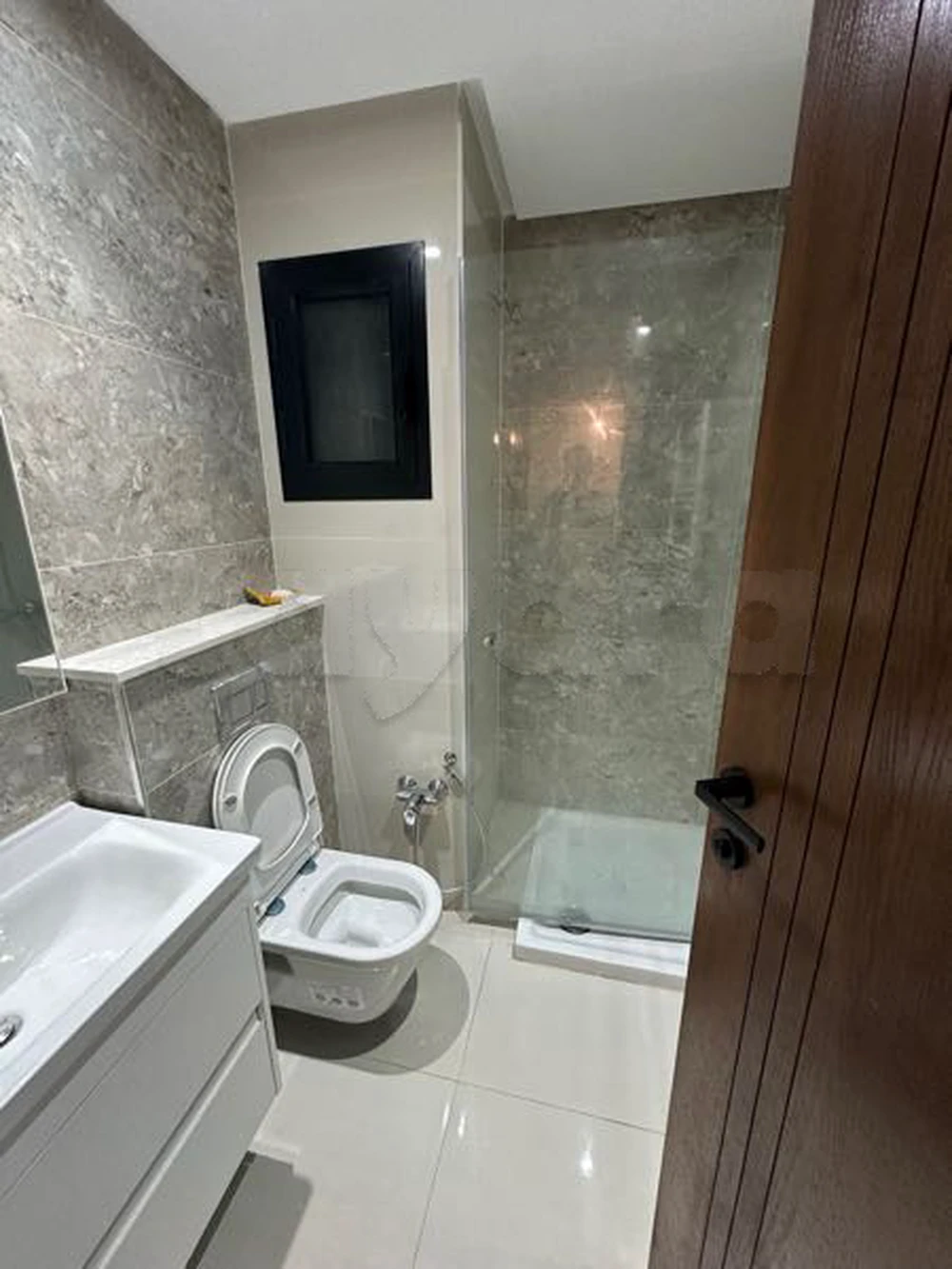 à louer des appartements meublés par nuitée jardin de Lawina cité les palmiers (7ay wa7et)tel 232634 à L Aouina, Tunis — photo 2