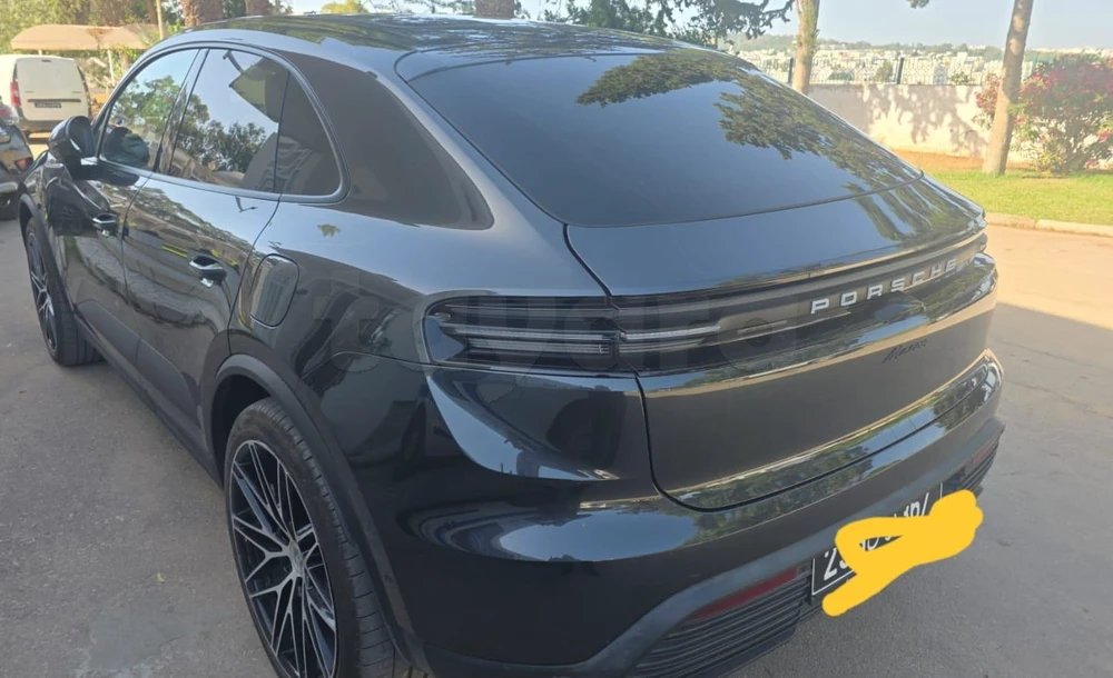 Porsche Macan Électrique presque neuve à La Marsa, Tunis — photo 2