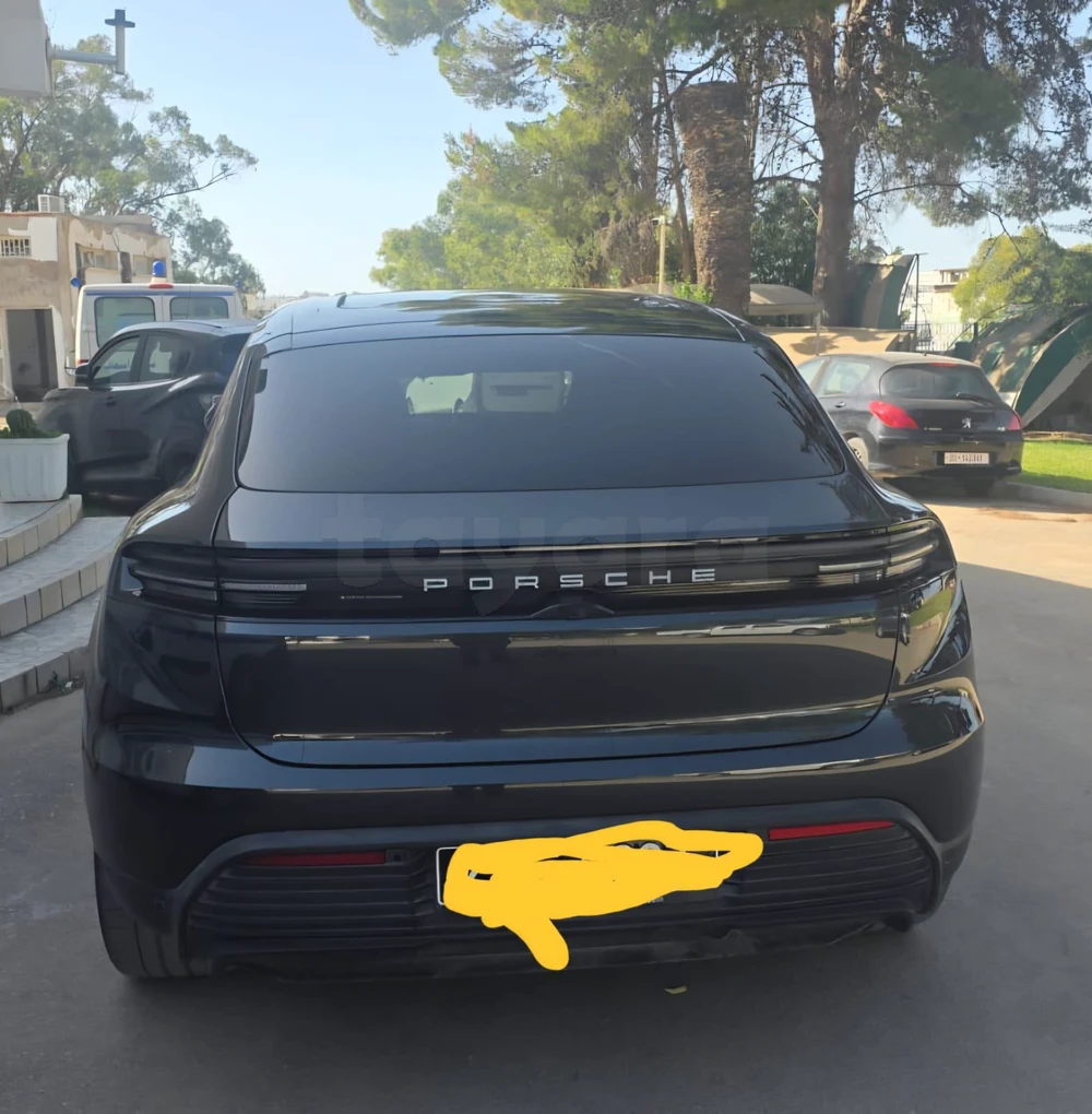Porsche Macan Électrique presque neuve à La Marsa, Tunis — photo 3