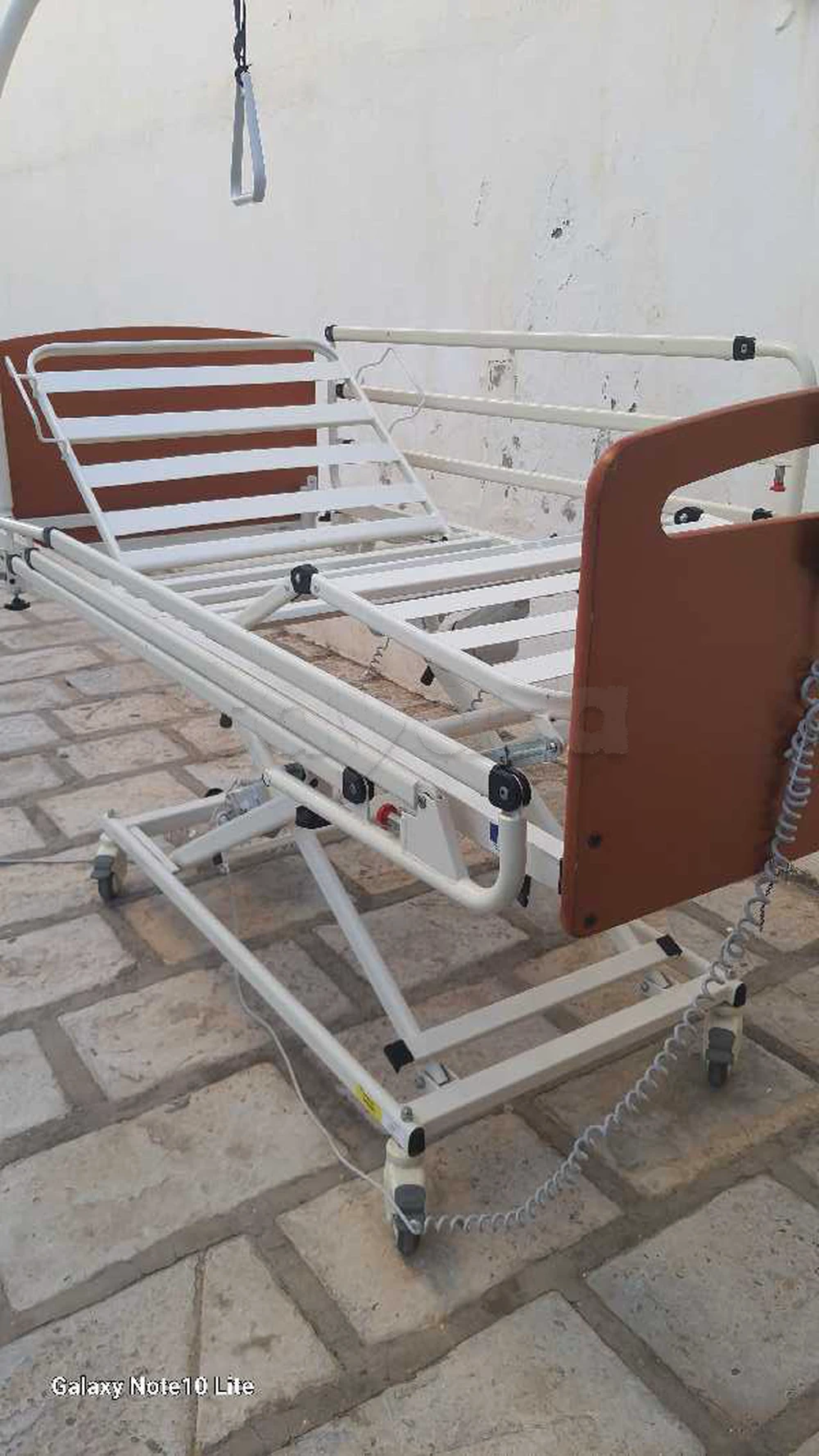 Lit Medical Électrique à La Goulette, Tunis — photo 5