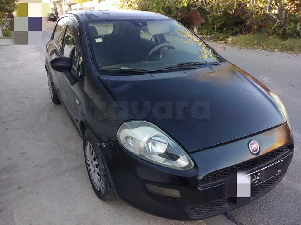 fiat grand punto à Ksar Hellal, Monastir — photo 2