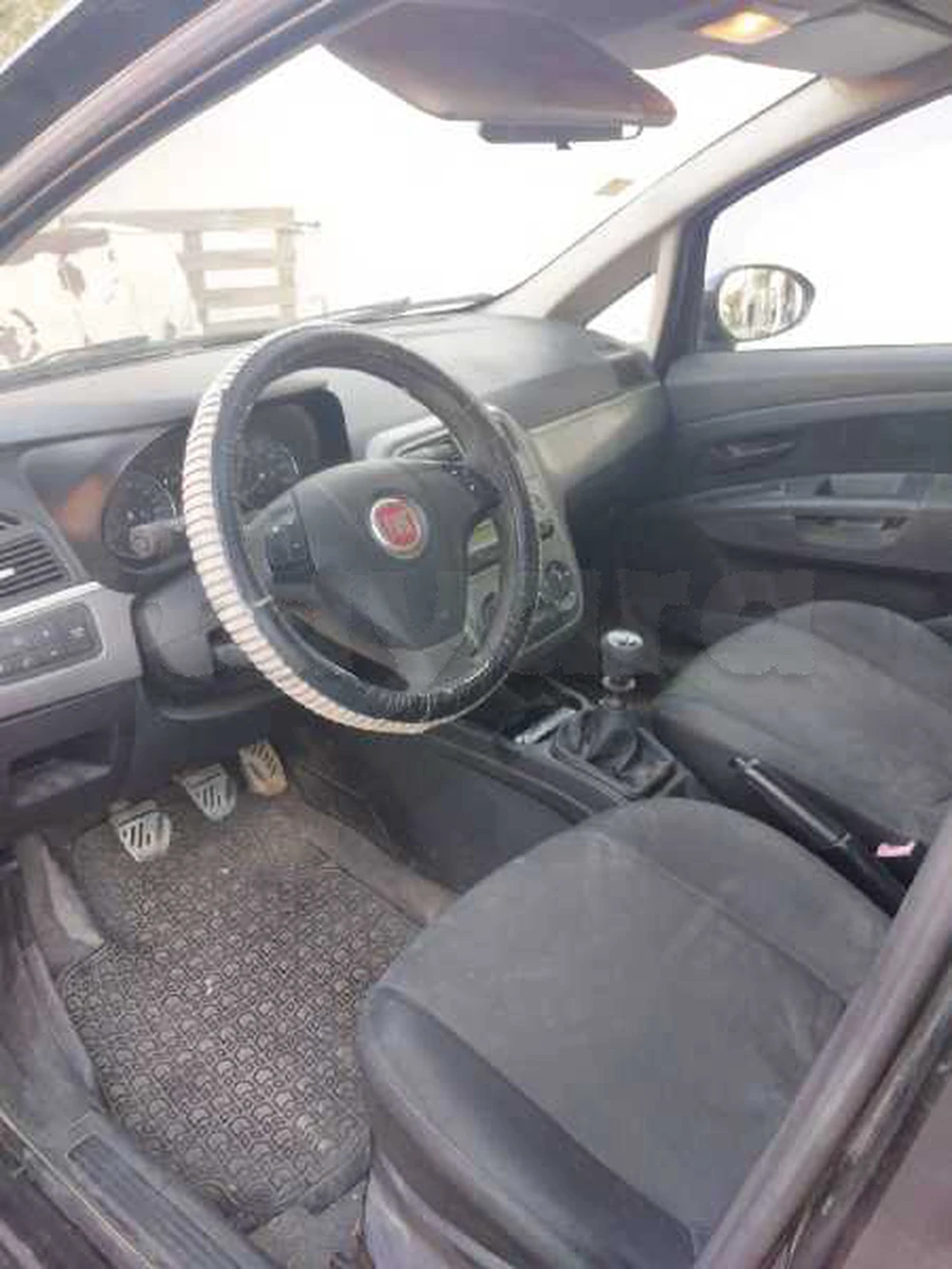 fiat grand punto à Ksar Hellal, Monastir — photo 5