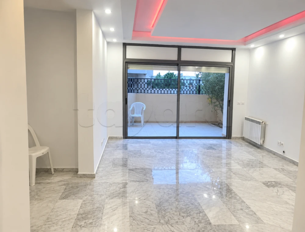 À Vendre – Appartement S+2 avec jardin et parking à Jardins De Carthage, Tunis — photo 1