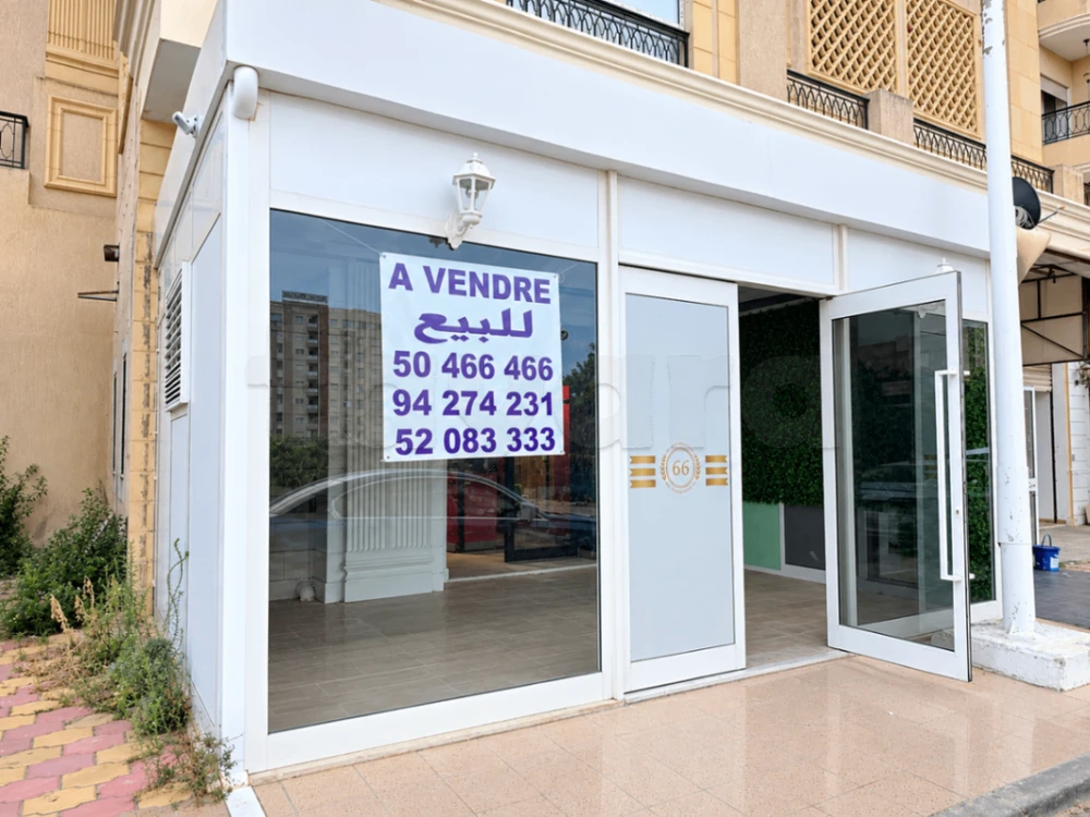 Local commercial à vendre – Aïn Zaghouan Nord 94 274 231 à L Aouina, Tunis — photo 1