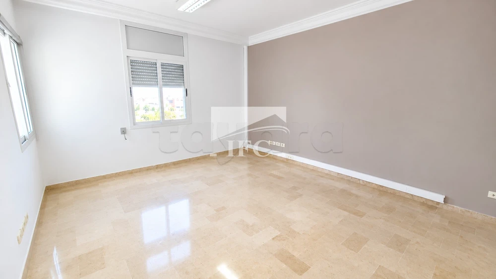 Bureau en 4 espaces 100m² lac 1 IFCL1380 à Lac 1, Tunis — photo 1