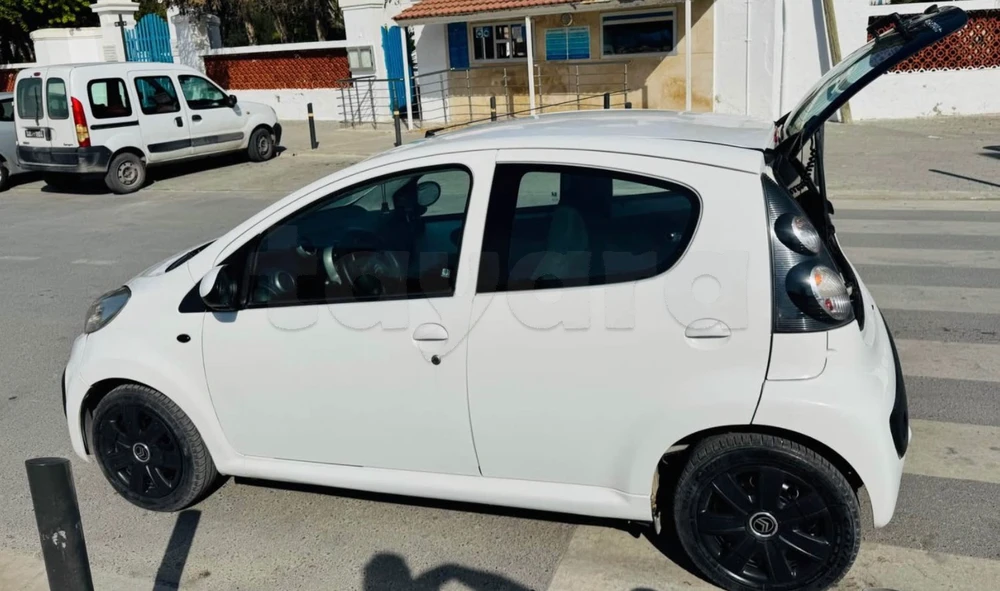 Citroen C1 fin 2012 à Le Kram, Tunis — photo 2