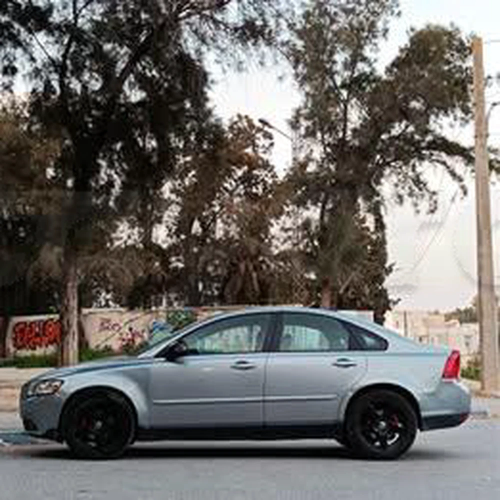 2010 Volvo S40 à Radès, Ben Arous — photo 1