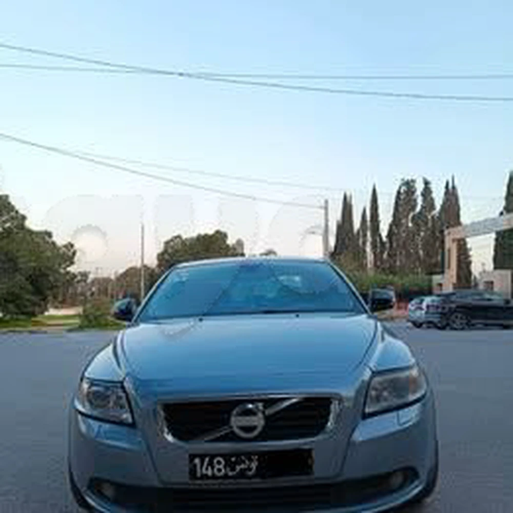 2010 Volvo S40 à Radès, Ben Arous — photo 3