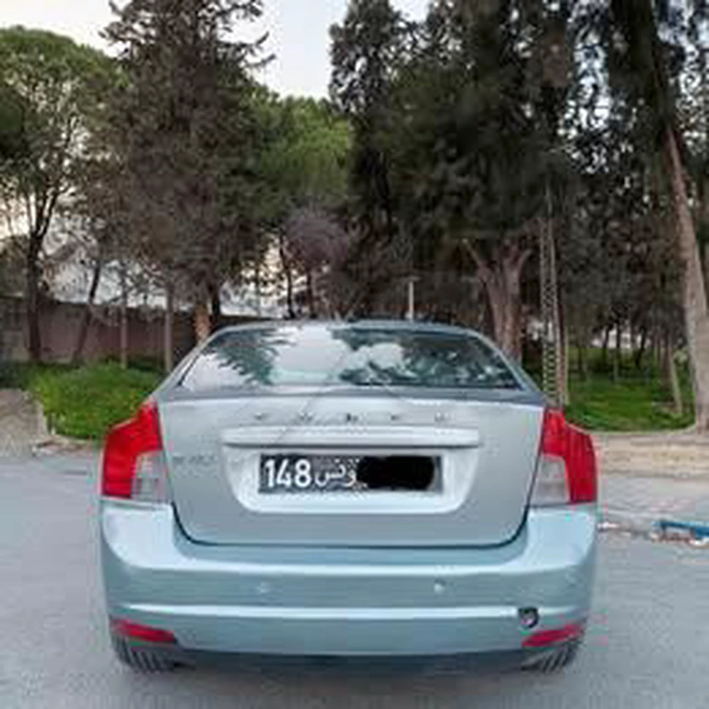 2010 Volvo S40 à Radès, Ben Arous — photo 4