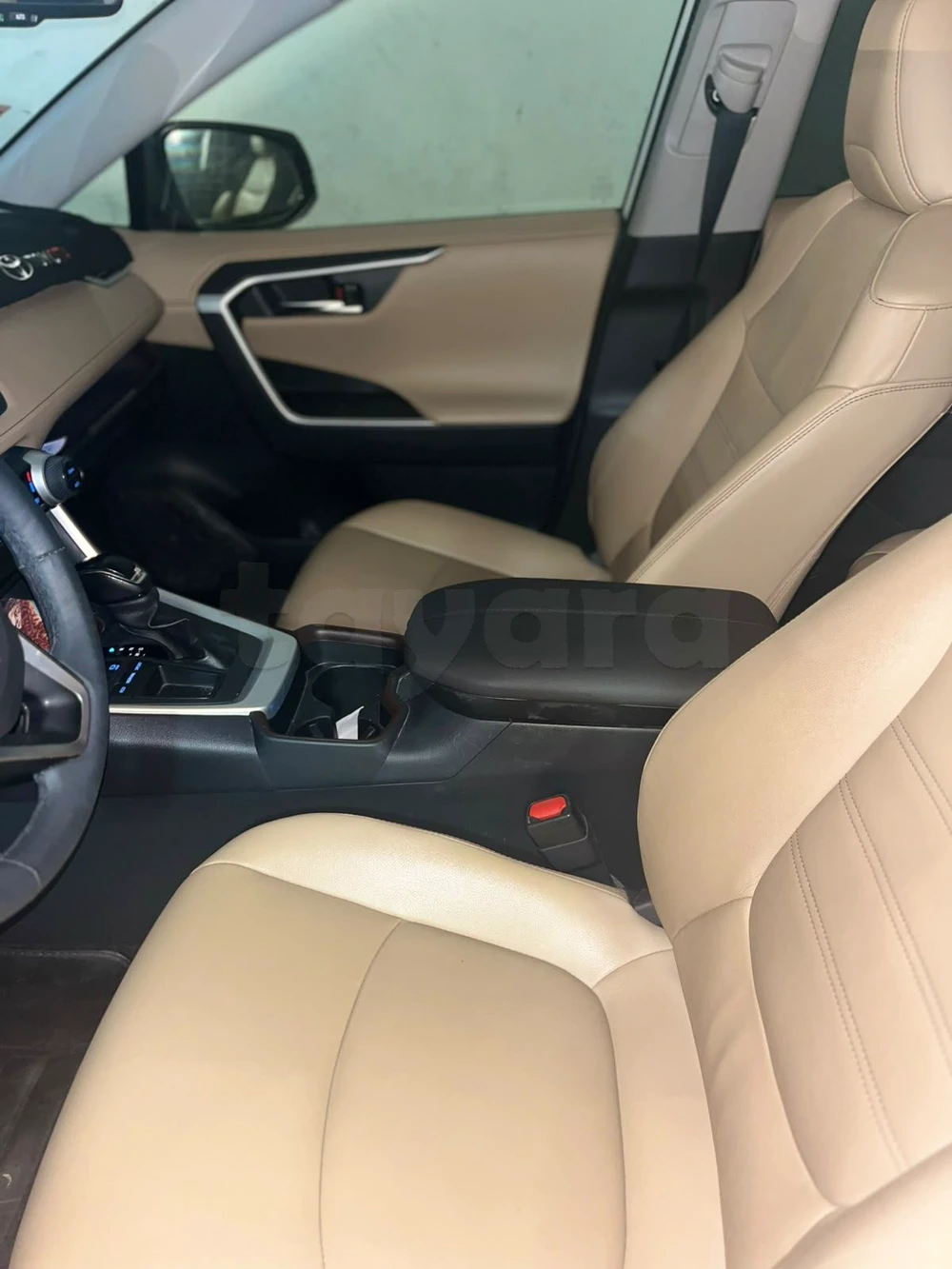 rav4 2021 non hybride à Ghazela, Ariana — photo 2