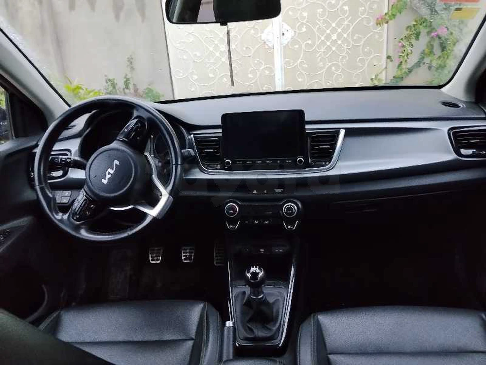 kia rio à Bou Salem, Jendouba — photo 2