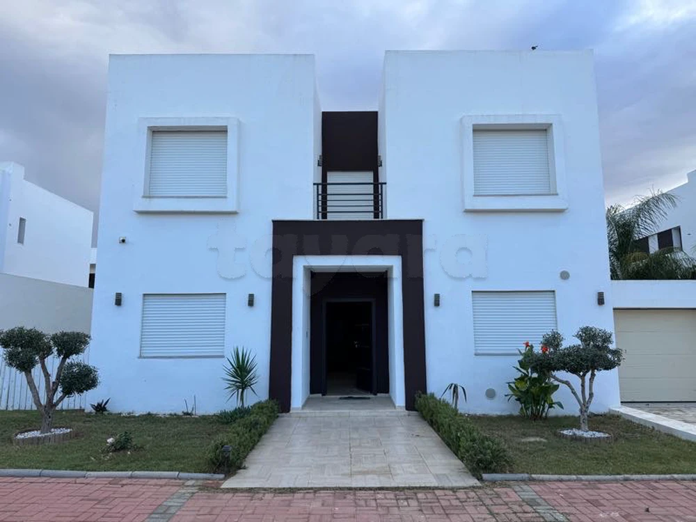 À louer belle villa S+4 avec piscine à Raoued, Ariana — photo 1