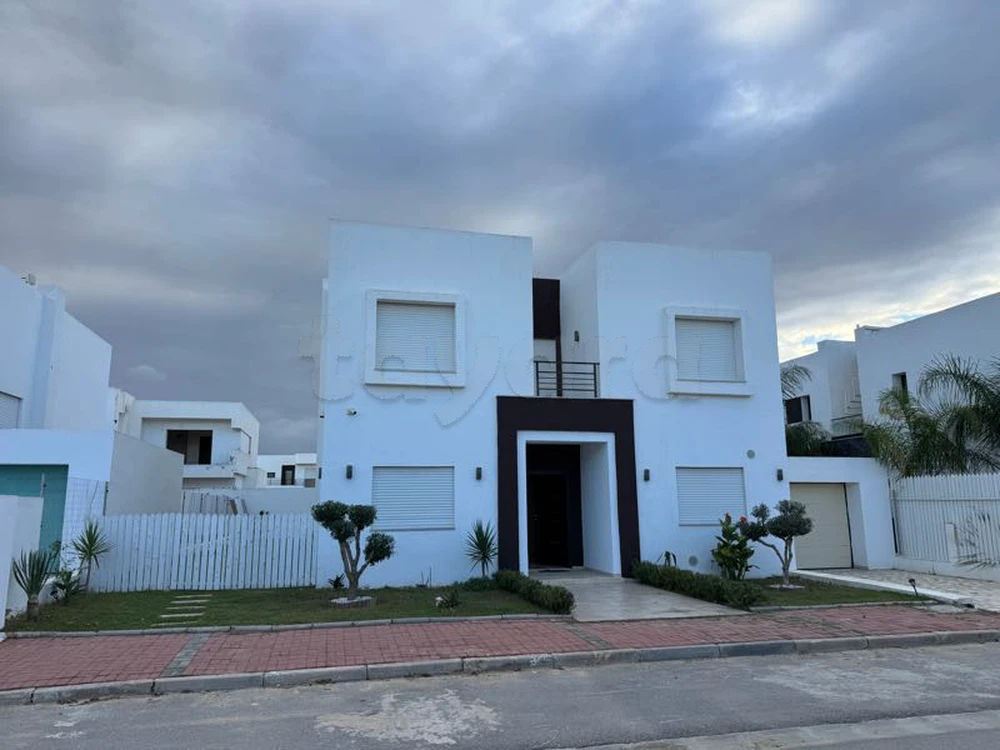 À louer belle villa S+4 avec piscine à Raoued, Ariana — photo 2