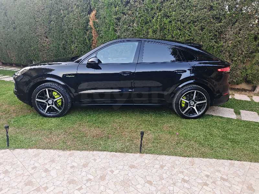 Porsche Cayenne Coupe à Khzema, Sousse — photo 2