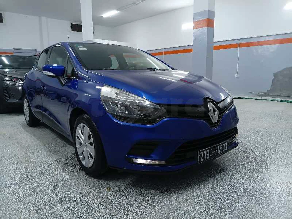 clio 4 2021 premier main moteur symbol à Zaghouan, Zaghouan — photo 3