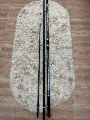 Canne a peche colmic furious 4.20m importe jdida bakou forsaa b 150dt akahaw Tel : 28833360 à Lafayette, Tunis — photo 1