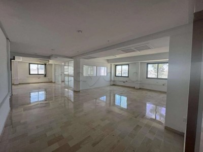 MONPLAISIR : BUREAU DE 320 m² À LOUER à Montplaisir, Tunis — photo 1