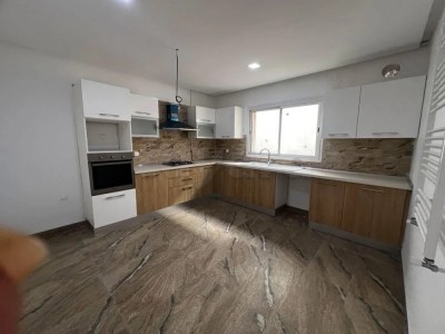 ENNASR 2 - OPPORTUNITÉ RARE À VENDRE – SUPERBE APPARTEMENT S+3 DE HAUT STANDING à Cité Ennasr 2, Ariana — photo 1