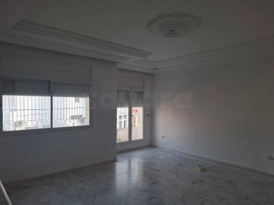 Étage de villa S+4 à jardin d'el menzah 1 à Cité Jardins, Tunis — photo 1