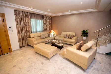 À LOUER : Un superbe Duplex S+4 Meublé au Lac 2 à El Aouina, Tunis — photo 1