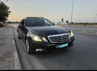 Mercedes-Benz Classe E W212 E350 CDI Avantgarde – 2010 TRÈS PROPRE ET BIEN ENTRETENUE à Tunis — photo 1
