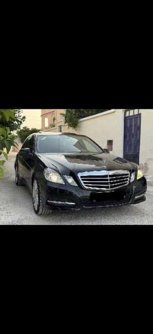 Av Mercedes E200 CDI 8cv diesel à La Manouba — photo 1