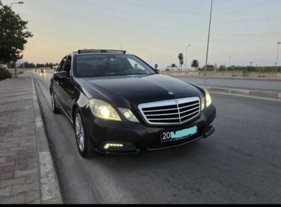 E350 CDI V6 Avantgarde – MERCEDES W212 CLASSE E TRÈS, BVA, PROPRE ET BIEN ENTRETENUE à Le Bardo, Tunis — photo 1