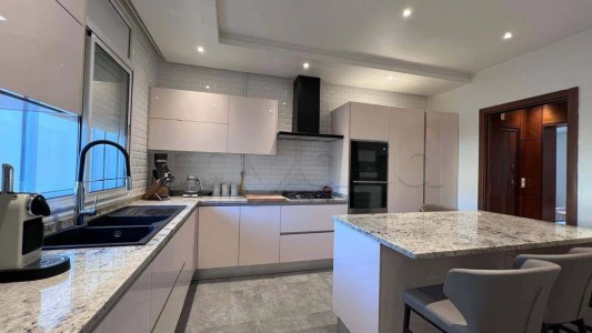 À Vendre Magnifique Appartement S+3 à Lac 2 à Les Berges du Lac 2, Tunis — photo 1